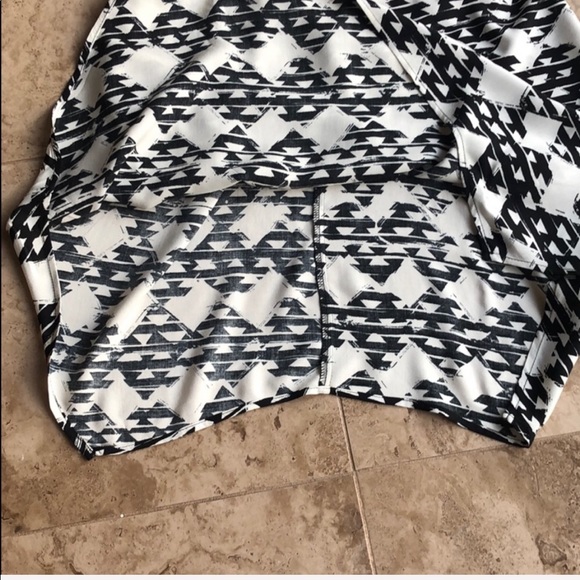 Mossimo | Black & ivory Tribal Geometric print top - Picture 6 of 7